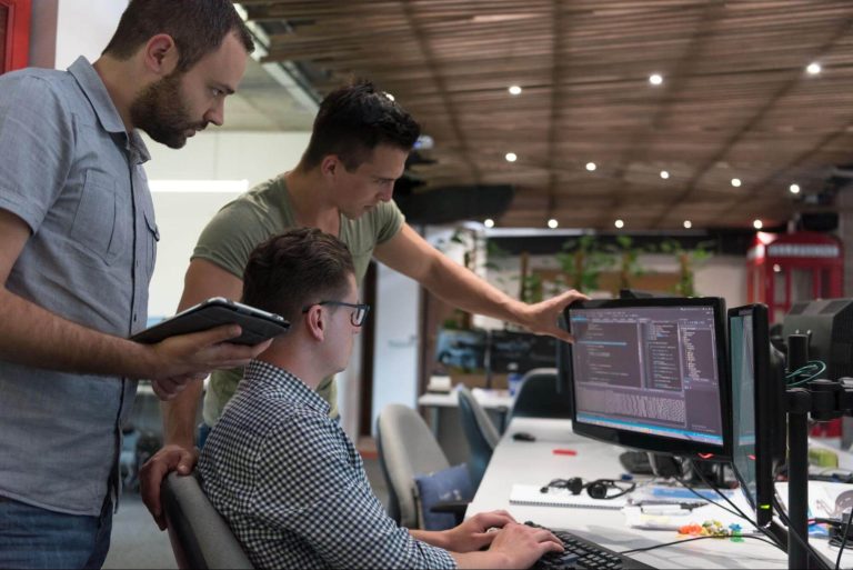 SAP stock tumbles 3%: why Oracle’s AI capex surge is hitting software shares